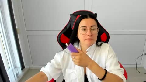 Snapshot of lucyycharm chatting on 07-19-26, 06:17 Lucy online show from 07-19-26, 06:17