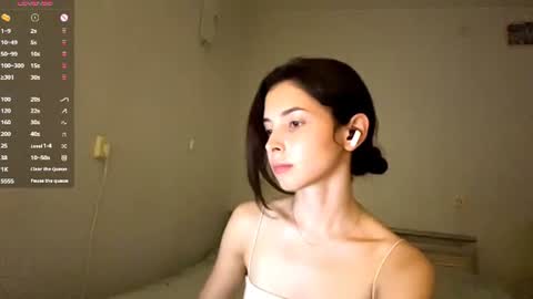 Snapshot of ludivinablice chatting on 07-28-26, 06:20 Mika online show from 07-28-26, 06:20