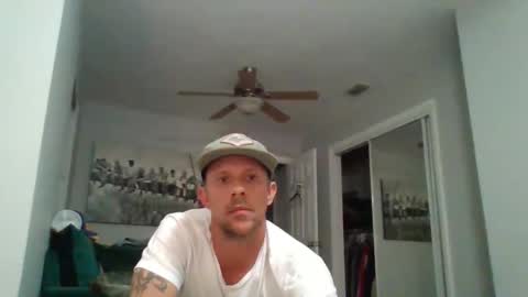 luiggii0904 online show from 02-01-25, 07:05