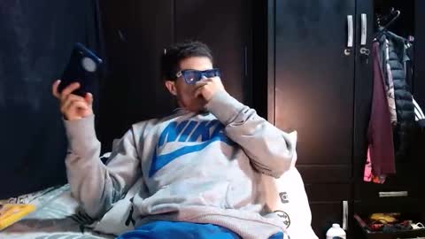 Luis AS online show from 11-10-25, 01:21