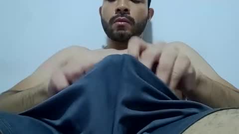 Snapshot of luis_hunk chatting on 02-17-26, 07:16 Andrew online show from 02-17-26, 07:16