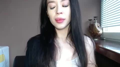 Snapshot of luisa_domina chatting on 04-18-26, 04:38 luisa lovedom online show from 04-18-26, 04:38