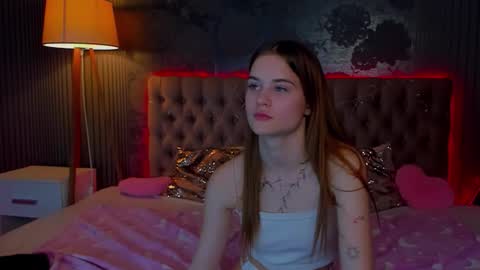 LuisaClover online show from 11-29-25, 05:38