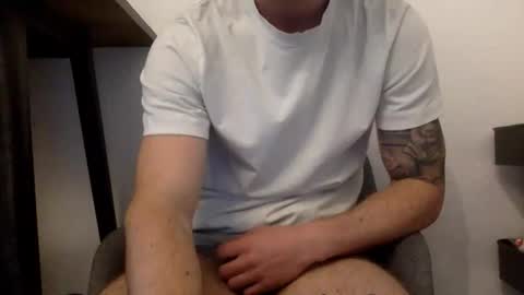 Snapshot of luisbadx chatting on 05-13-26, 06:11 Luis Badx online show from 05-13-26, 06:11