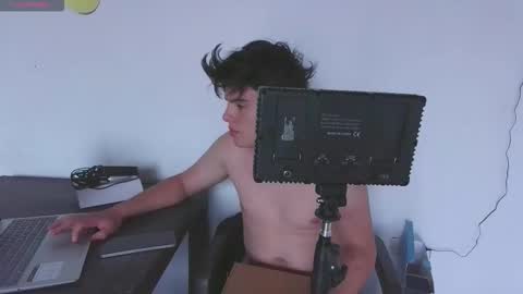 Snapshot of luisk200 chatting on 03-02-26, 01:29 Luis S Kennedy online show from 03-02-26, 01:29