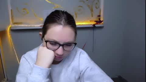 Luiza online show from 02-17-25, 07:37