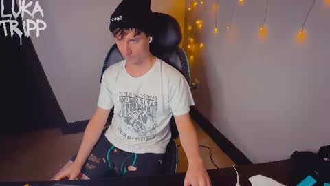 Snapshot of lukatripp chatting on 07-09-26, 02:04 lukatripp online show from 07-09-26, 02:04
