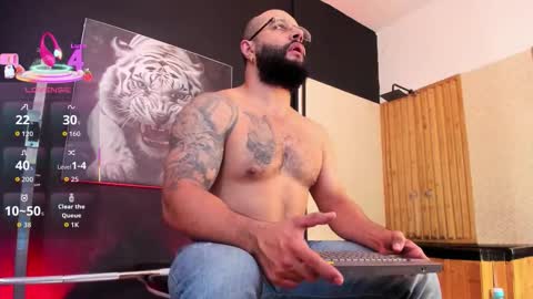 LUKE online show from 12-21-25, 11:39