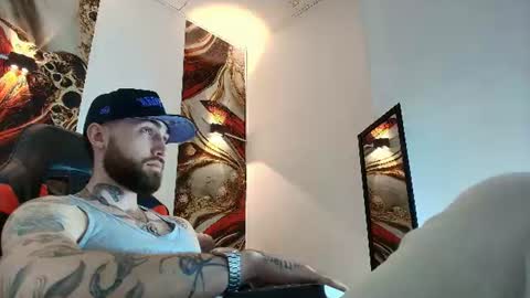 Snapshot of luke_davis01 chatting on 06-27-26, 01:06 LUKE online show from 06-27-26, 01:06
