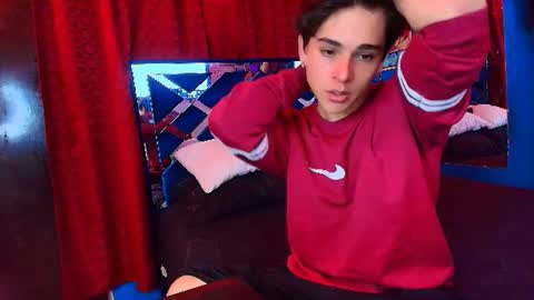 Snapshot of luke_howland chatting on 07-07-26, 01:30 Luke online show from 07-07-26, 01:30