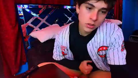 Snapshot of luke_howland chatting on 07-09-26, 06:17 Luke online show from 07-09-26, 06:17