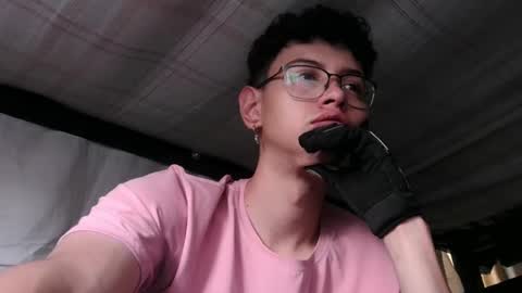 Snapshot of luke_rex chatting on 12-28-24, 09:40 luke online show from 12-28-24, 09:40