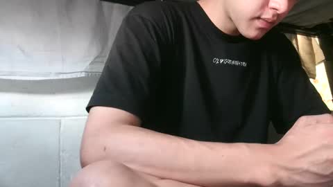 Snapshot of luke_rex chatting on 01-05-25, 08:42 luke online show from 01-05-25, 08:42