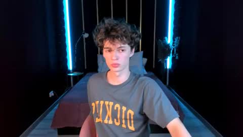 Snapshot of luke_sweet chatting on 07-08-26, 04:33 Luke online show from 07-08-26, 04:33