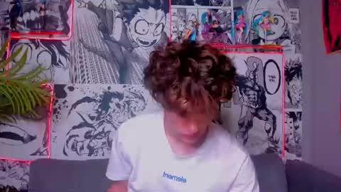 Snapshot of luke_sweet chatting on 07-12-26, 01:46 Luke online show from 07-12-26, 01:46