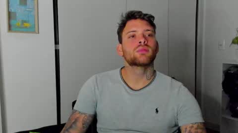 Snapshot of lukeglanton17 chatting on 10-09-25, 03:15 Luke online show from 10-09-25, 03:15