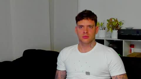 Snapshot of lukeglanton17 chatting on 11-02-25, 11:07 Luke online show from 11-02-25, 11:07