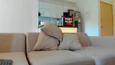 Snapshot of lukeglanton17 chatting on 08-07-26, 01:24 Luke online show from 08-07-26, 01:24