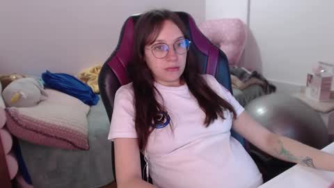 Vicky online show from 12-21-24, 12:42