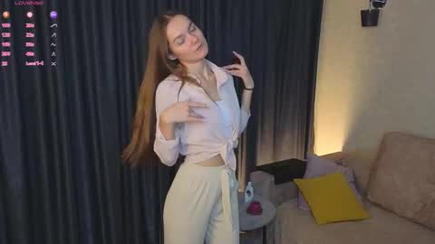 Snapshot of lulaghent chatting on 10-19-25, 01:06 Lula online show from 10-19-25, 01:06
