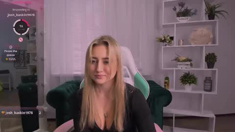 Lily online show from 11-13-25, 09:52