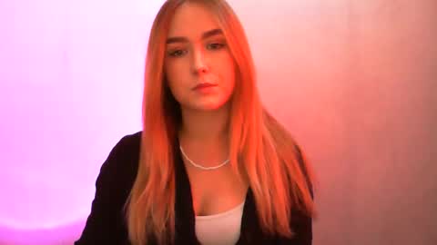 Snapshot of lulu_baby1 chatting on 02-15-25, 01:27 Lulu Baby18 online show from 02-15-25, 01:27