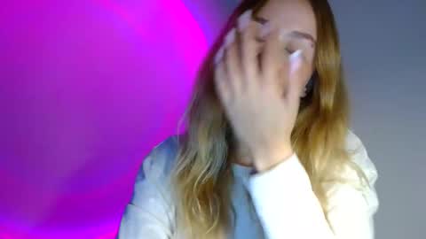 Snapshot of lulu_baby1 chatting on 09-15-25, 06:30 Lulu Baby18 online show from 09-15-25, 06:30
