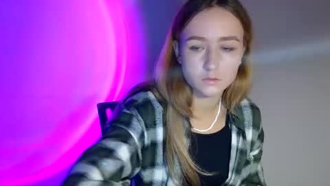 Snapshot of lulu_baby1 chatting on 10-12-25, 07:07 Lulu Baby18 online show from 10-12-25, 07:07