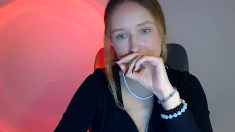 Snapshot of lulu_baby1 chatting on 10-17-25, 05:37 Lulu Baby18 online show from 10-17-25, 05:37