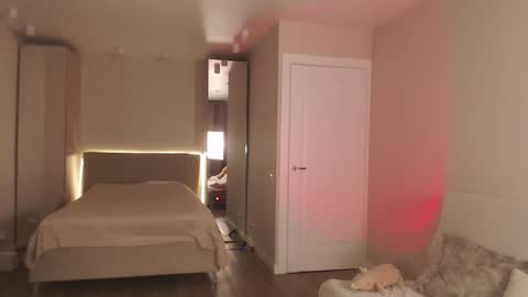 Lulu online show from 02-28-25, 02:53