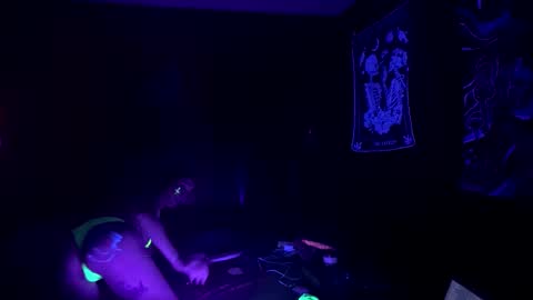 Lulu online show from 12-30-24, 10:21