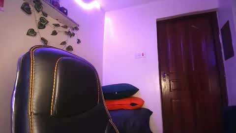 lulu_sparks1 online show from 10-27-25, 04:05