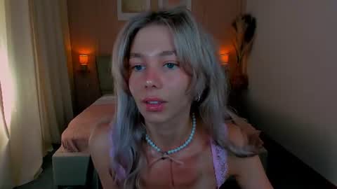 Snapshot of lulualise chatting on 06-13-26, 01:42 Alise online show from 06-13-26, 01:42