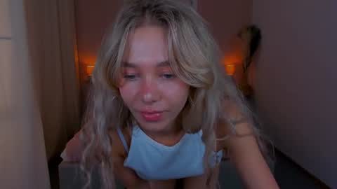Snapshot of lulualise chatting on 06-23-26, 03:43 Alise online show from 06-23-26, 03:43