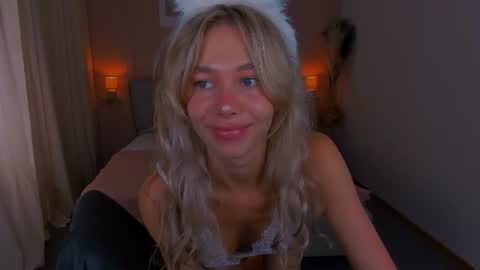 Snapshot of lulualise chatting on 06-24-26, 02:16 Alise online show from 06-24-26, 02:16