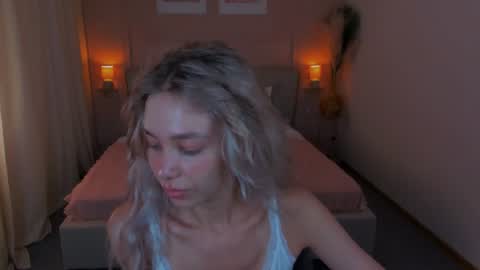 Snapshot of lulualise chatting on 06-27-26, 02:23 Alise online show from 06-27-26, 02:23