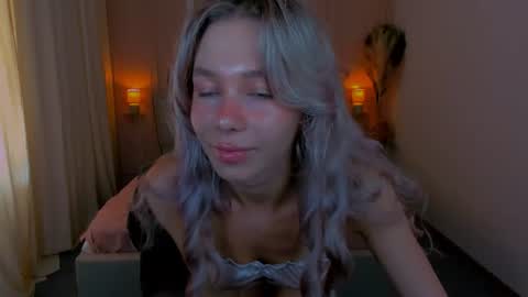 Snapshot of lulualise chatting on 07-12-26, 02:19 Alise online show from 07-12-26, 02:19