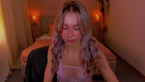 Snapshot of lulualise chatting on 07-17-26, 02:13 Alise online show from 07-17-26, 02:13