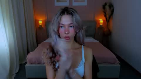 Snapshot of lulualise chatting on 07-23-26, 10:13 Alise online show from 07-23-26, 10:13