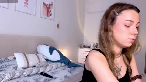 Snapshot of luluberryx chatting on 05-14-26, 02:40 lulu berry online show from 05-14-26, 02:40