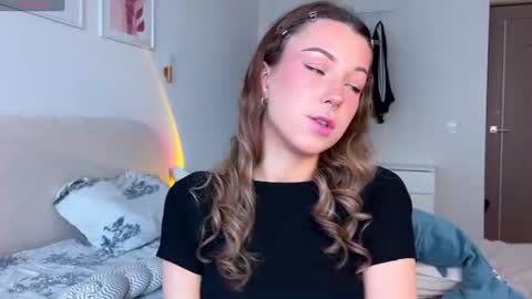 Snapshot of luluberryx chatting on 06-13-26, 02:20 lulu berry online show from 06-13-26, 02:20