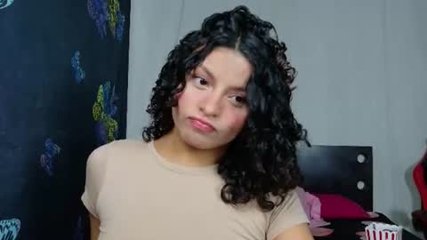 Snapshot of luluupeach69 chatting on 07-05-26, 01:34 luluupeach69 online show from 07-05-26, 01:34
