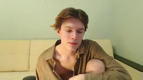 Snapshot of lumeris chatting on 12-31-24, 02:03 Felix online show from 12-31-24, 02:03