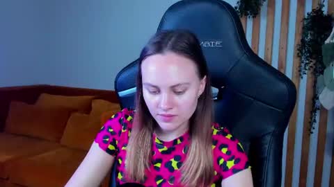 lumerisoren online show from 06-15-26, 05:09