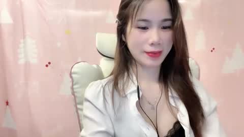 Luna online show from 04-27-26, 03:43