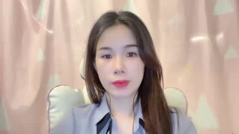 Snapshot of luna4739 chatting on 05-20-26, 05:02 Luna online show from 05-20-26, 05:02