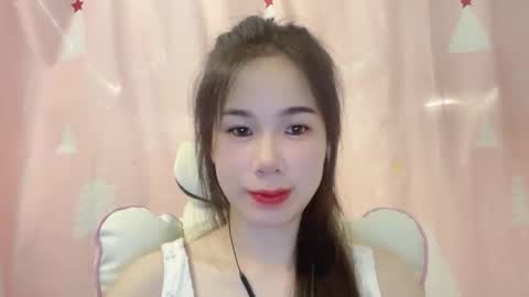 Snapshot of luna4739 chatting on 05-22-26, 07:30 Luna online show from 05-22-26, 07:30