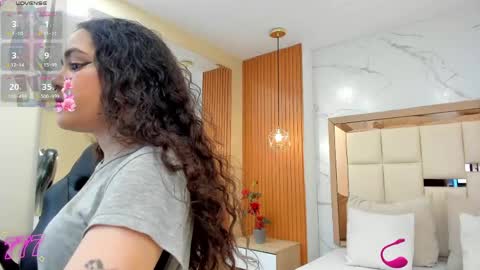 Snapshot of luna__vegga chatting on 05-05-26, 04:37 Luna online show from 05-05-26, 04:37