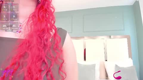 Snapshot of luna__vegga chatting on 06-20-26, 07:05 Luna online show from 06-20-26, 07:05