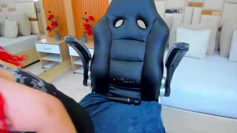 Snapshot of luna__vegga chatting on 07-31-26, 05:23 Luna online show from 07-31-26, 05:23